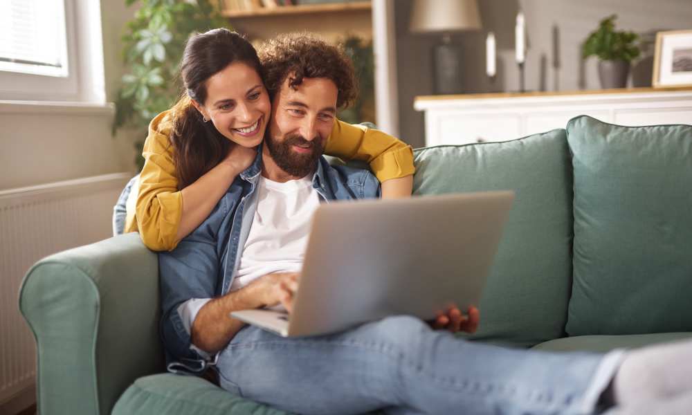 Couple using a laptop at Shoreview Hills in Shoreview, Minnesota 