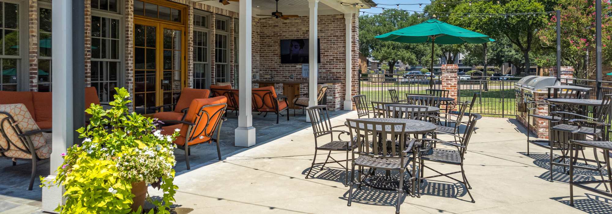 Patio seating at Raintree in Shreveport, Louisiana