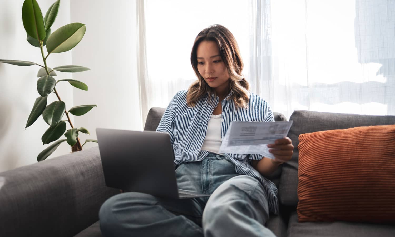 Resident in the apartment at 440 on Third Apartments in Baton Rouge, Louisiana