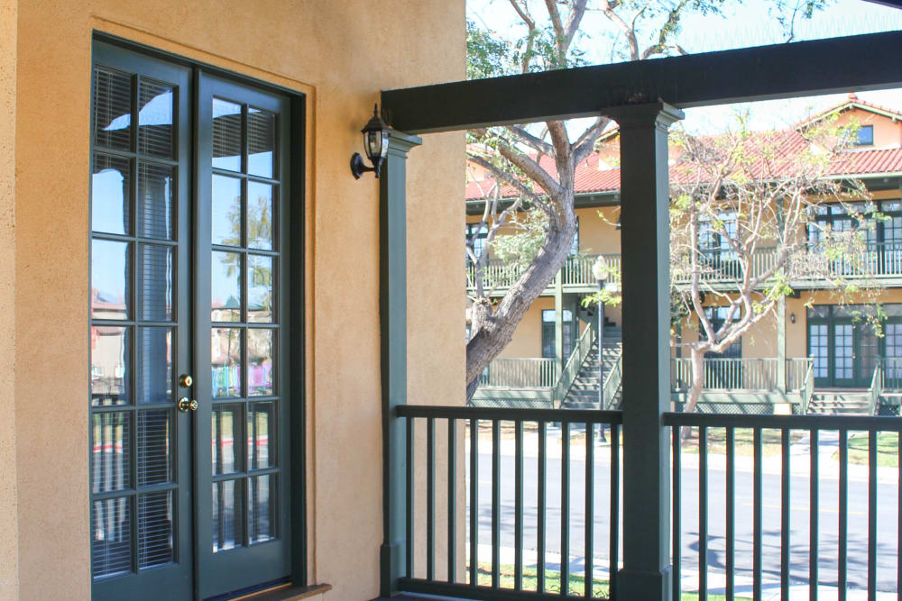 A townhome patio at Chollas Heights Historical in San Diego, California