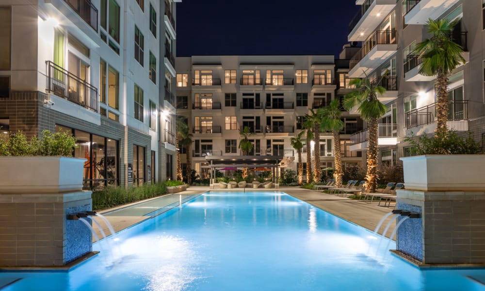 Sparkling pool at Bellrock Summer Street in Houston, Texas