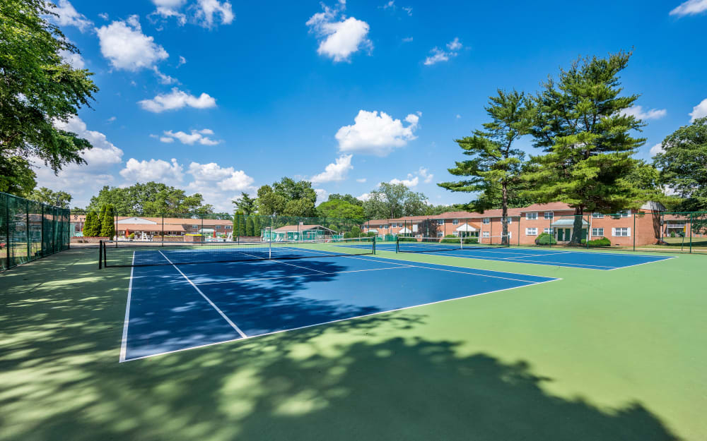 View the Amenities at Glenwood Apartments in Old Bridge, New Jersey