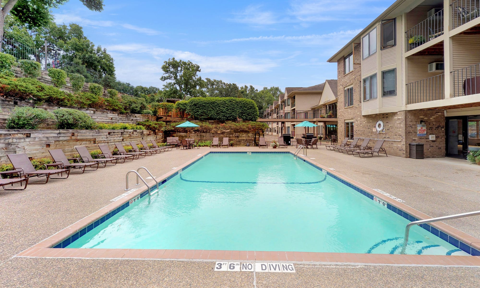 Apartments at Vernon Oaks in Edina, Minnesota