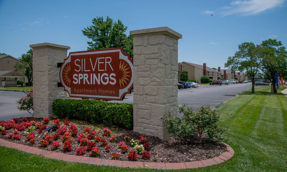 photos of silver springs apartments in wichita ks