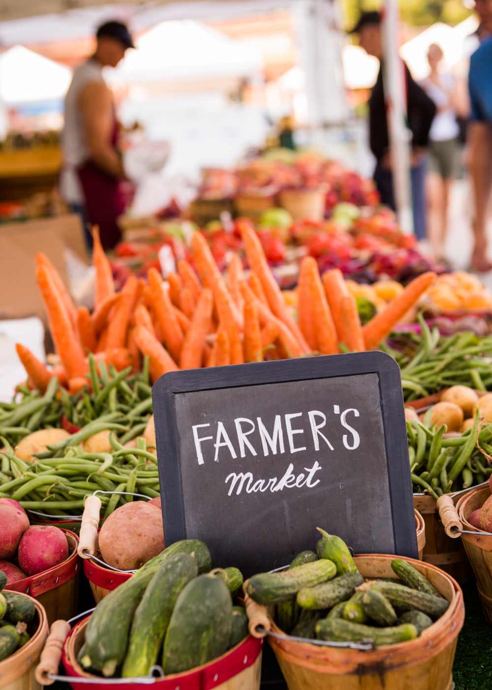 Vegetable market near Oak Park Apartments in Bakersfield, California
