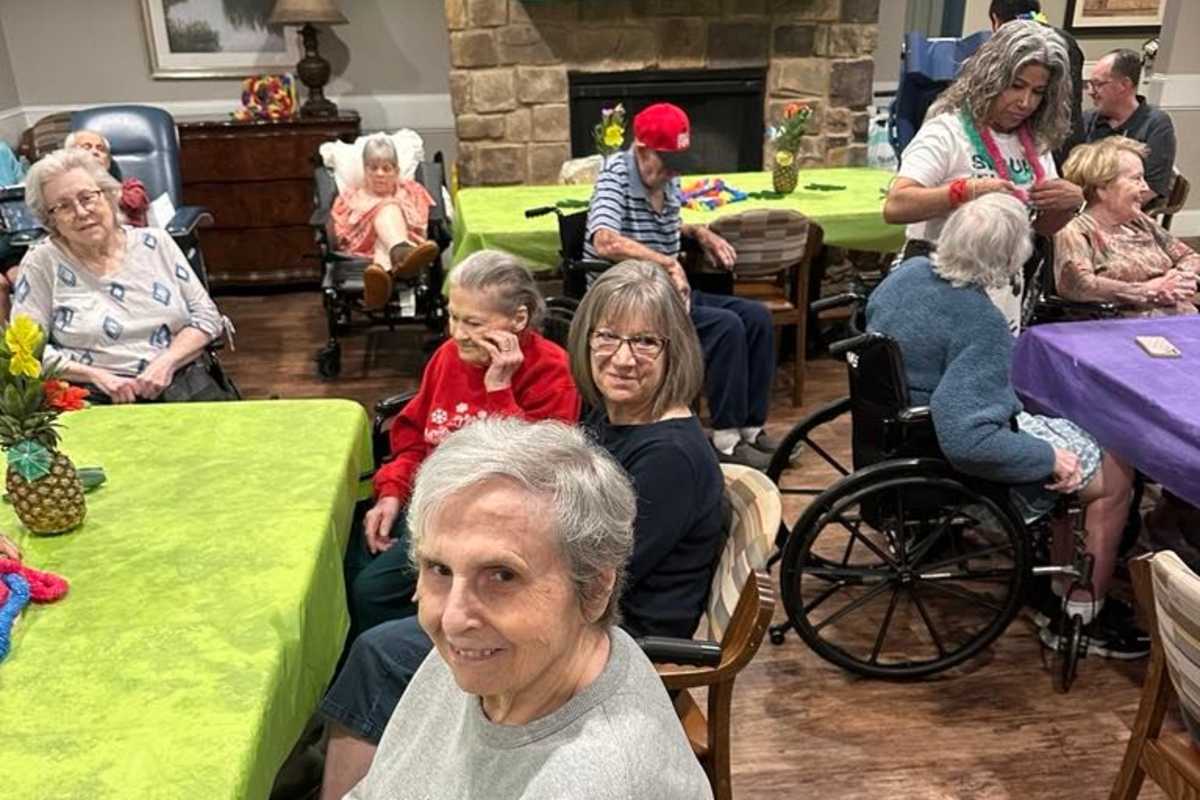 Smiling residents at Isle at Watercrest Mansfield in Mansfield, Texas