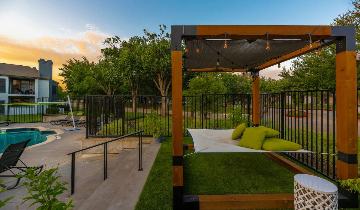 hammock for residents at Gardens of Valley Ranch in Irving, Texas 