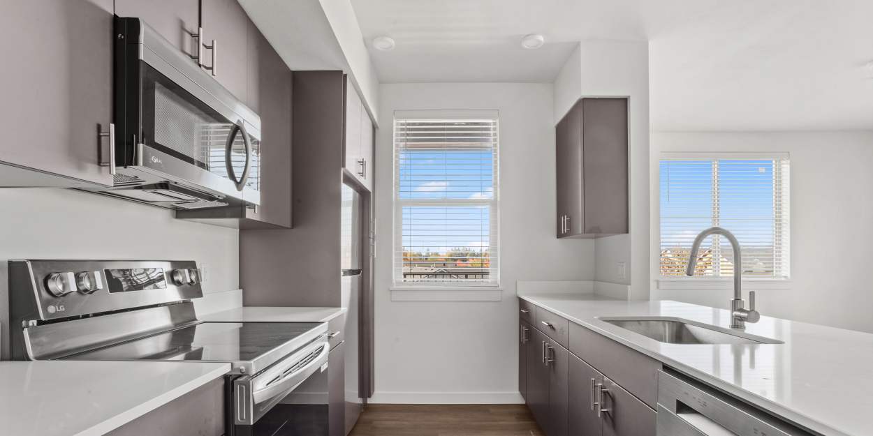 A resident kitchen at The Meadowlark at Fairview in Fairview, Oregon