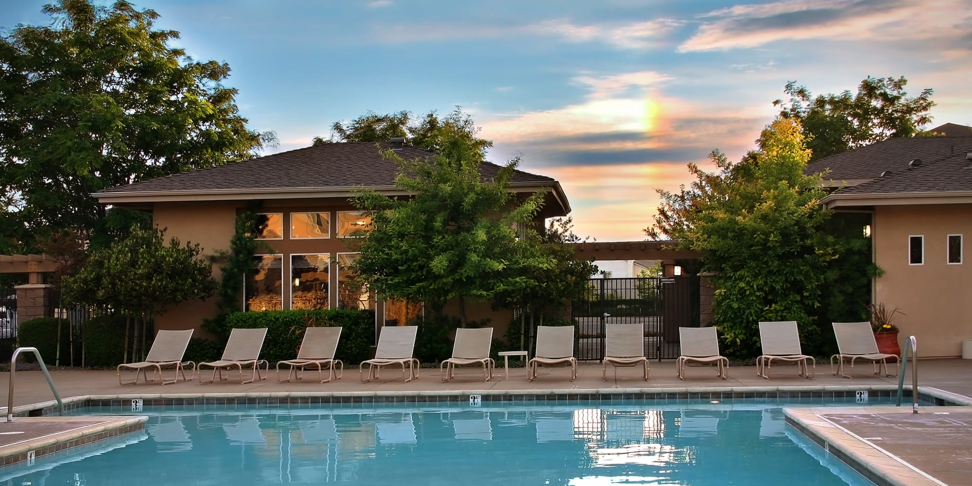 Apartments at Cross Pointe Apartment Homes in Antioch, California