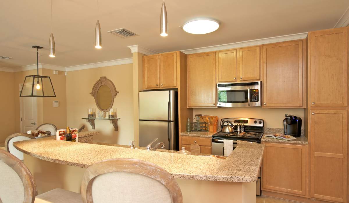Kitchen with granite countertops at Attain Downtown, Norfolk, Virginia