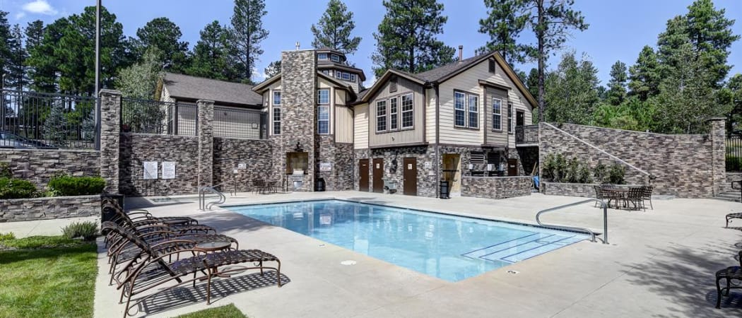 Swimming pool at Sterling Pointe in Flagstaff, AZ