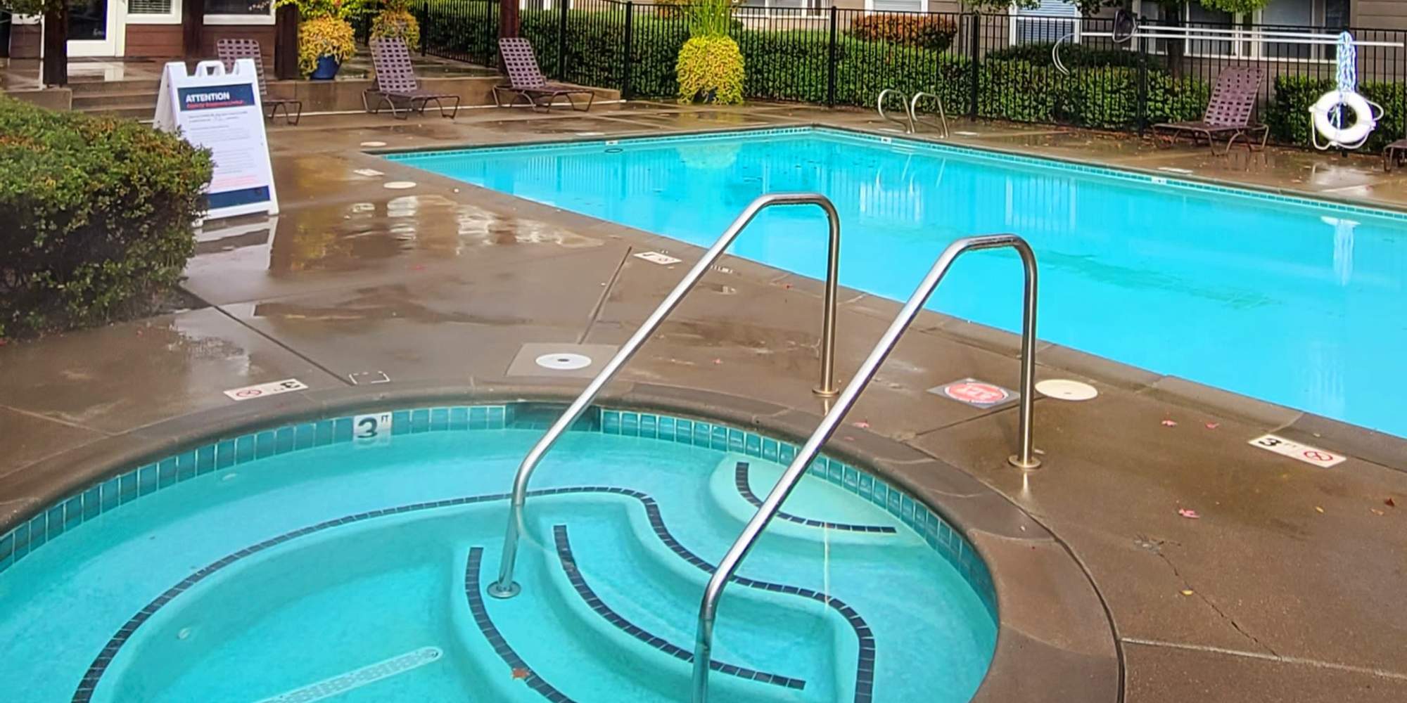 Hot tub and pool at Granite Creek in Rocklin, California