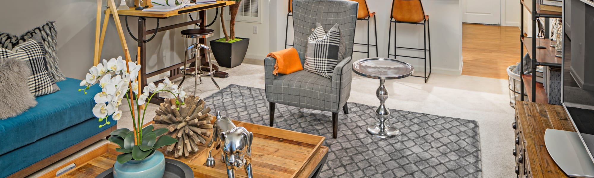Schedule a tour of Bradlee Danvers in Danvers, Massachusetts