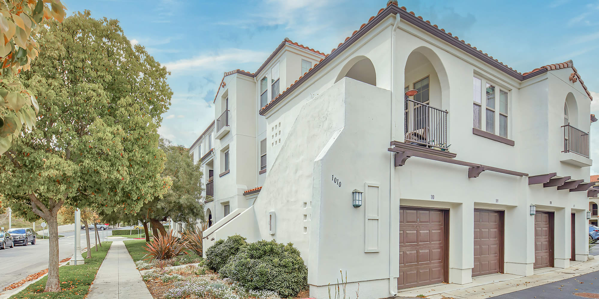 Private garages available at Mission Hills in Camarillo, California