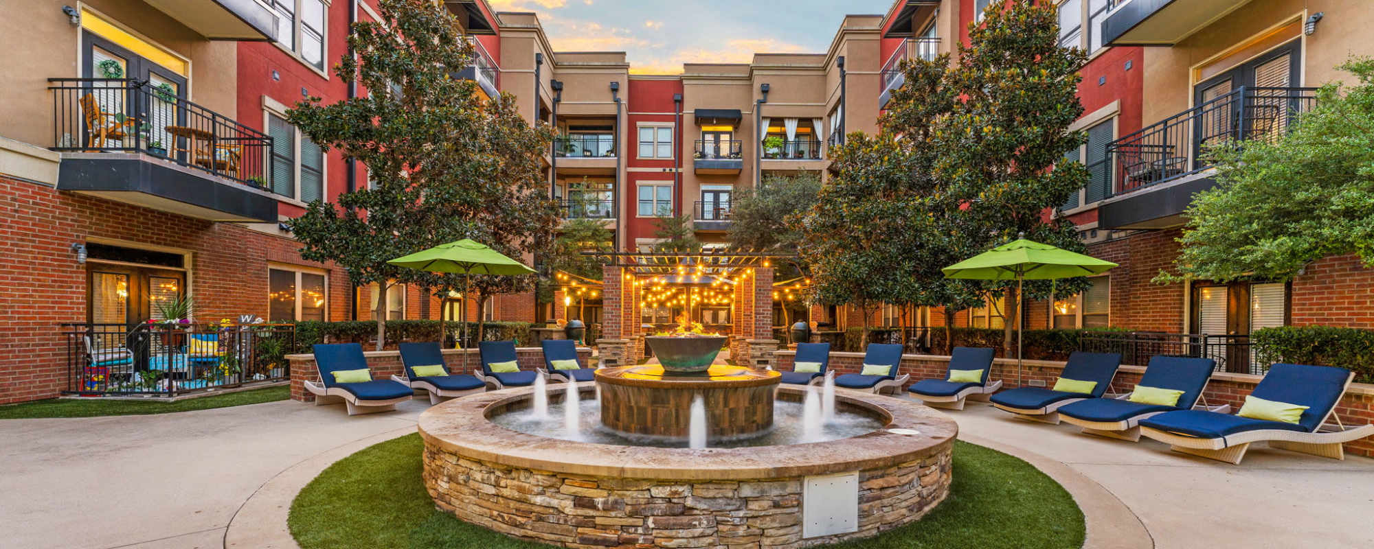 Apply | Resort at 925 Main in Grapevine, Texas