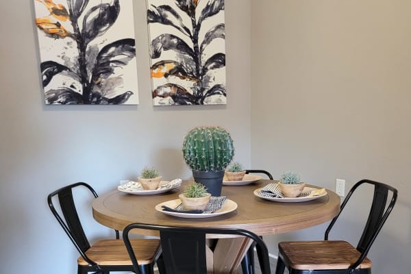 Luxurious amenities abound at Biltmore Park Apartments in San Antonio.