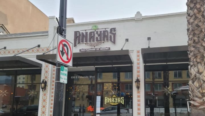 Anayas Restaurant Sign