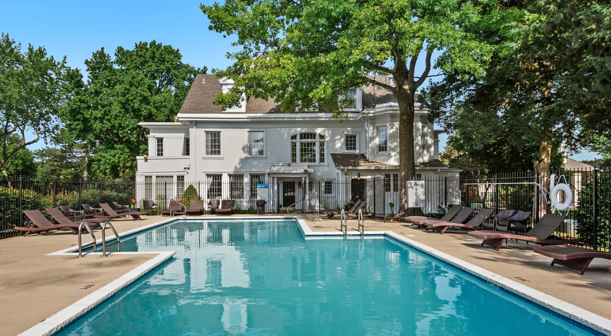 Apartments at The Mansion in Independence, Missouri
