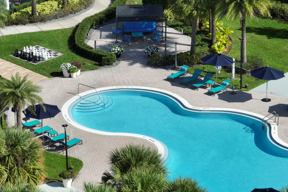 Aerial photo of the swimming pool at Harbortown Apartments in Orlando, Florida