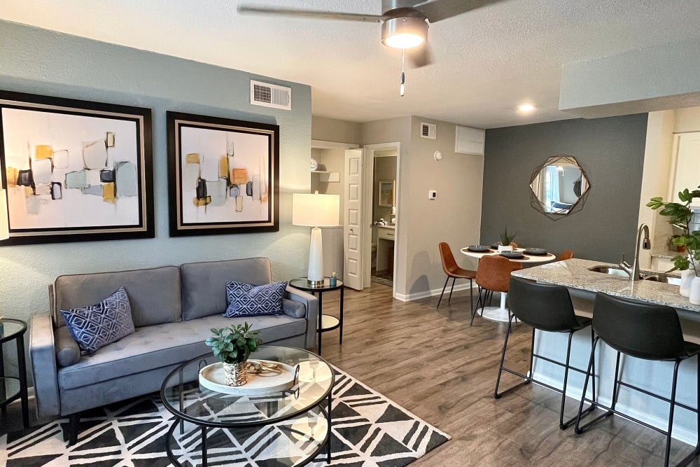 Enjoy luxury apartments with spacious floor plans at The Abbey at Energy Corridor in Houston, Texas