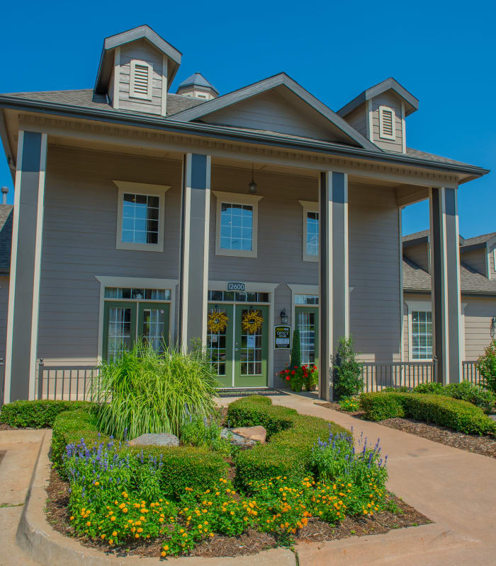 Exterior of Crown Pointe Apartments in Oklahoma City, Oklahoma