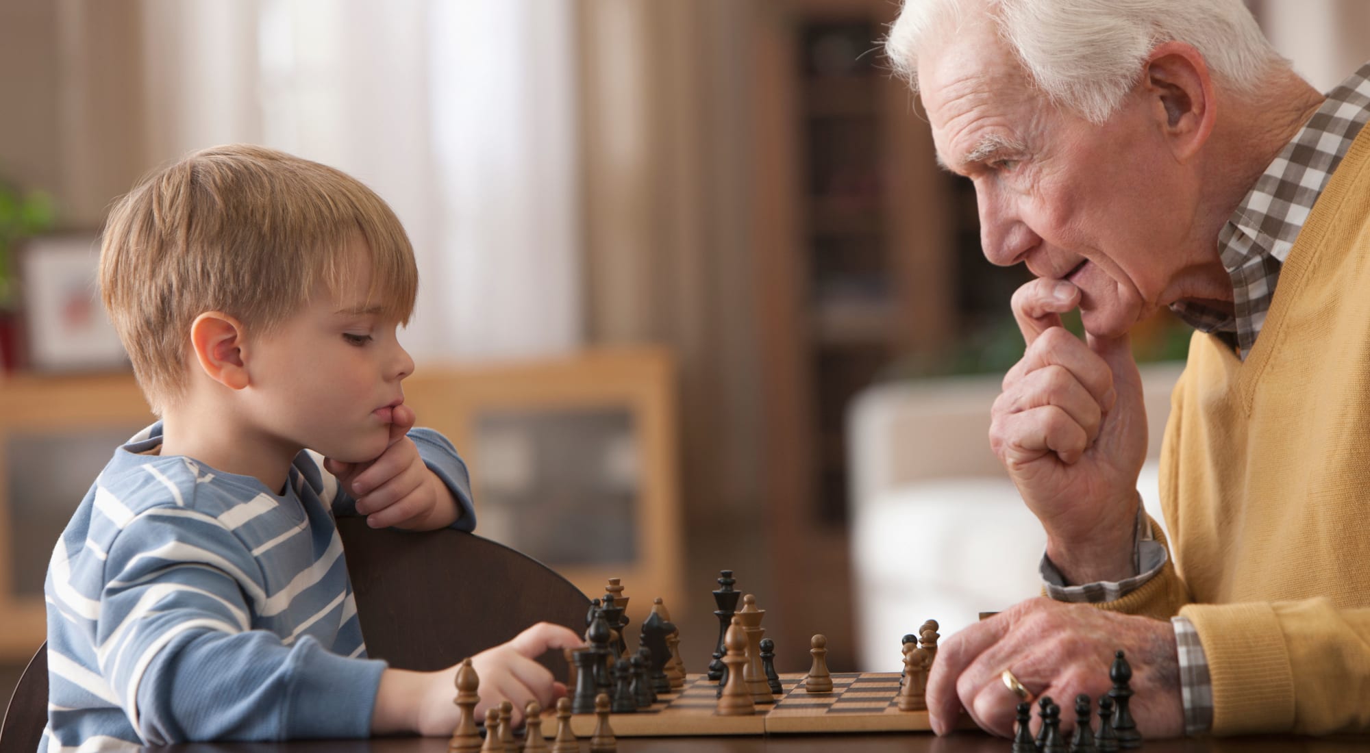 What Benefits Does Playing Chess Have For Seniors? - Discovery Village