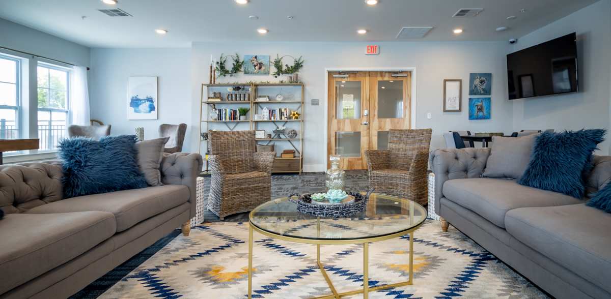 Clubhouse with seating area at Attain Shockoe, Richmond, Virginia