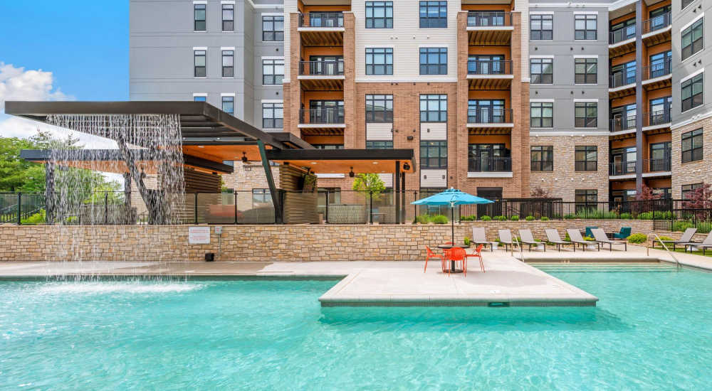 Swimming pool at Neo Vantage Point in Maryland Heights, Missouri