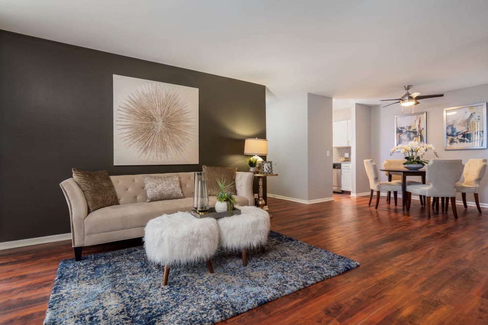 Photos of Lakeside Apartments in Lisle, IL