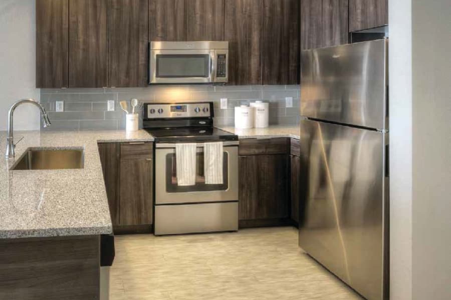 Granite counter tops at Oxford Station Apartments in Englewood