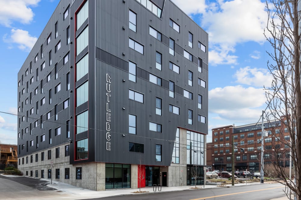 Modern Apartments in Nashville, TN - Rutledge Flats - Exterior of Apartment Building with Many Windows