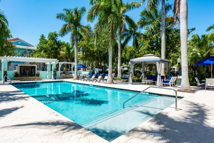 Resort-style swimming pool at The Pearl in Ft Lauderdale, Florida