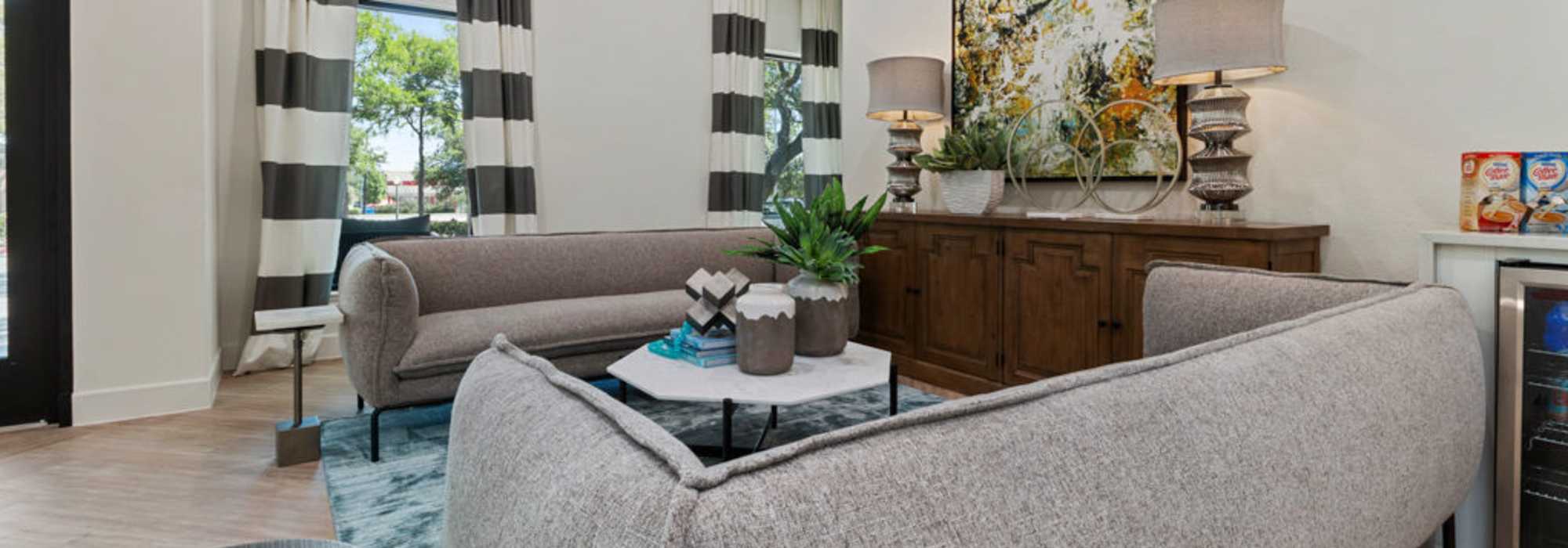 Apply at Charleston in San Antonio, Texas 