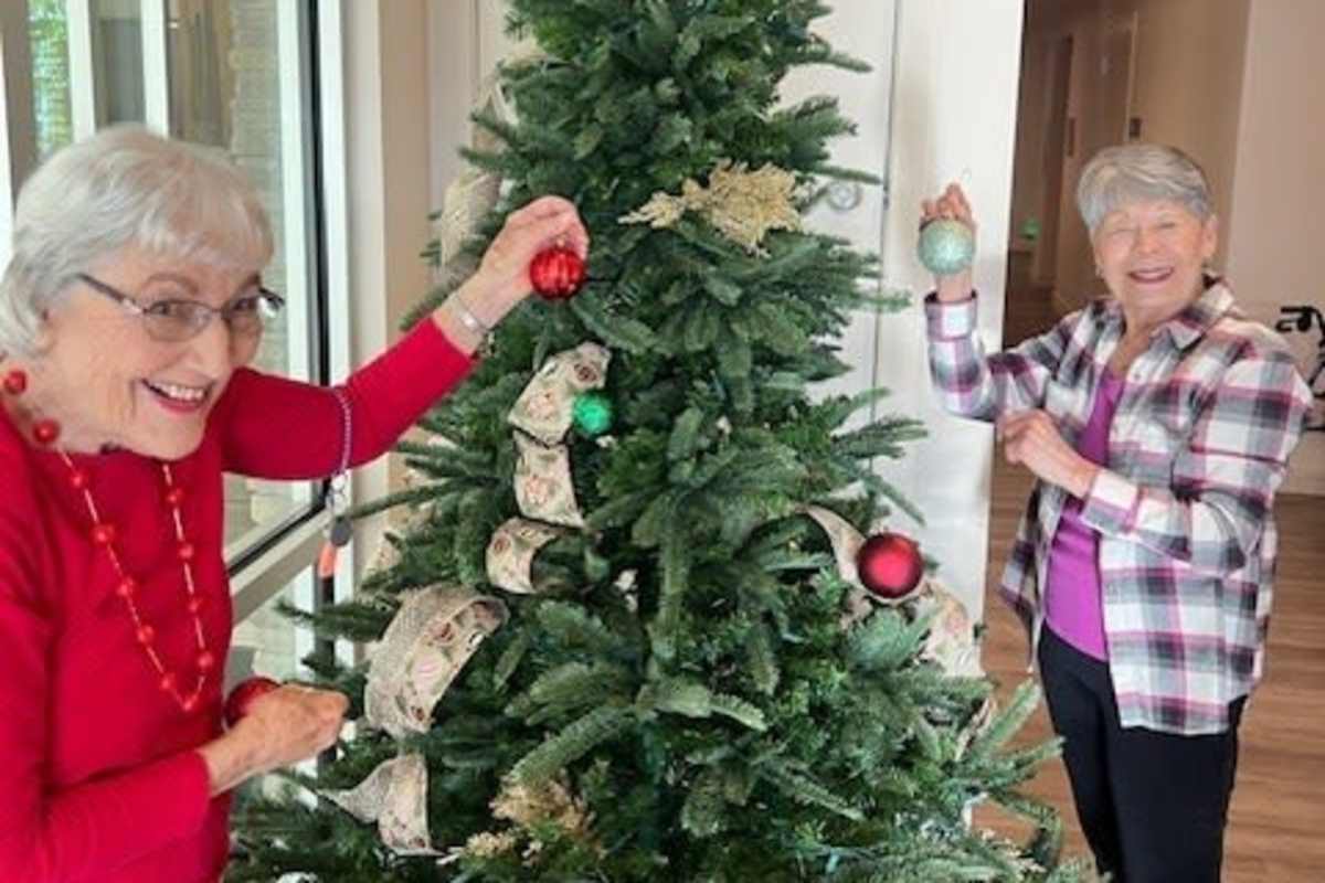 Tree Decorating at The Leonard on Beverly in Los Angeles, CA