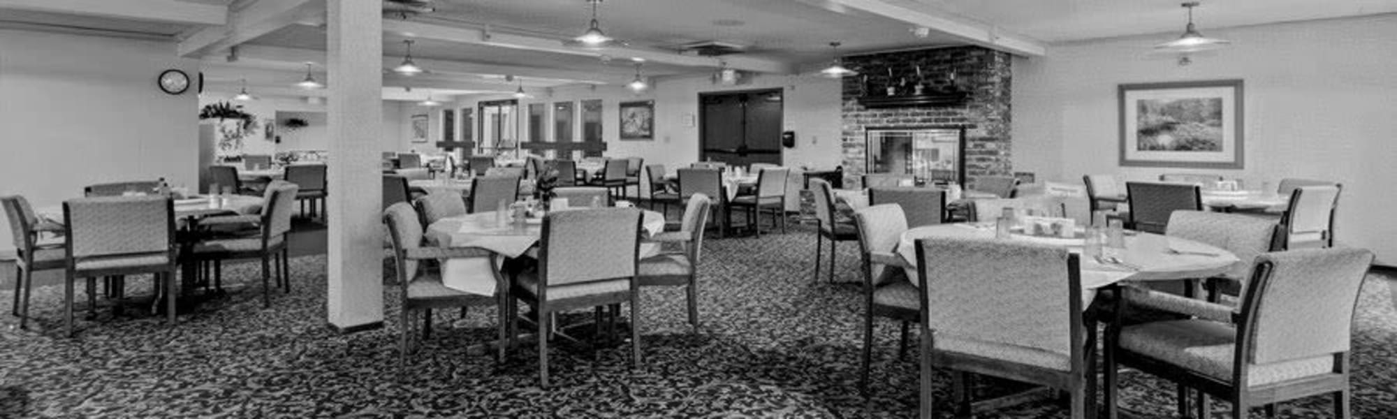 Services and amenities at The Crest at Citrus Heights in Citrus Heights, California.