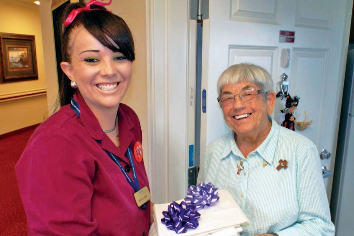 Housekeeper at Edgewood Point Assisted Living in Beaverton, Oregon