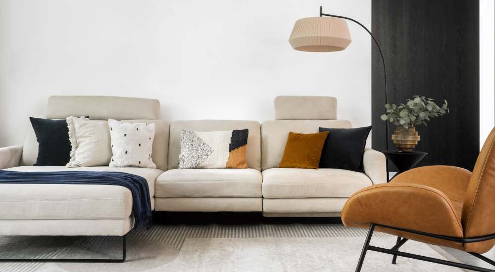 Spacious living room at Saddle Ridge Apartments in Weatherford, Texas