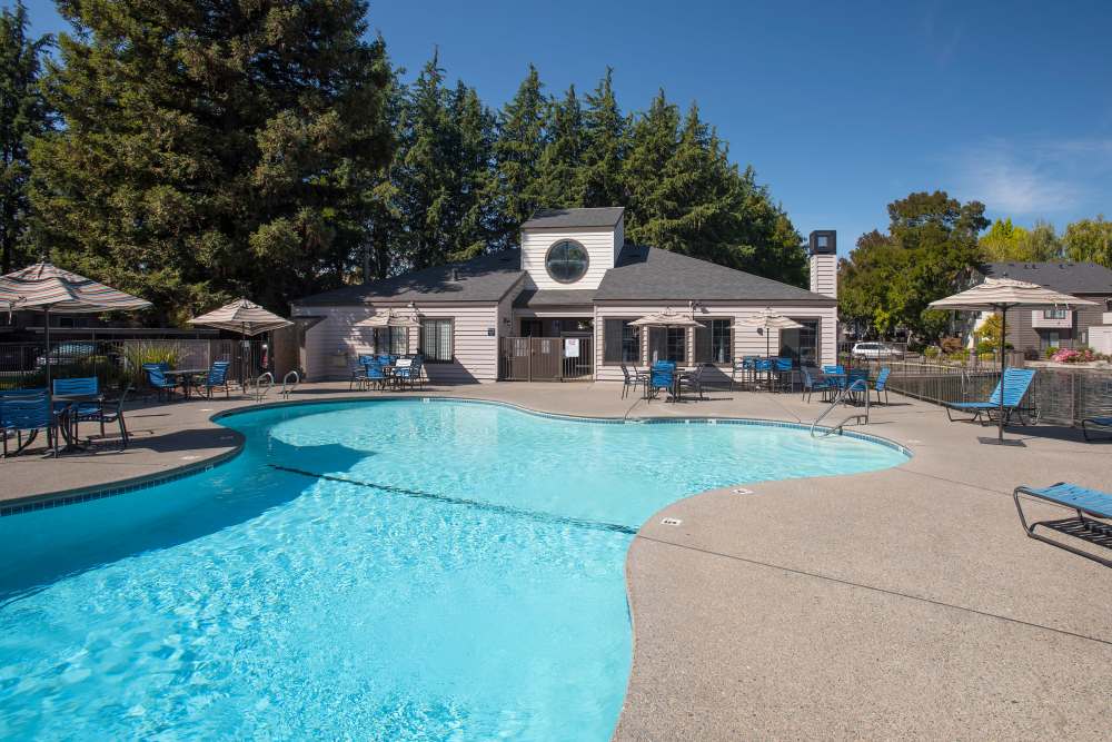 Swimming pool at Hidden Lake Condominium Rentals in Sacramento, California