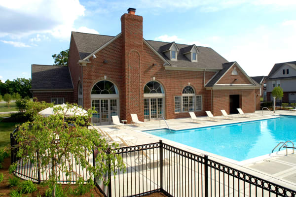 Swimming pool at Legends Rosewood Village in Ypsilanti, Michigan