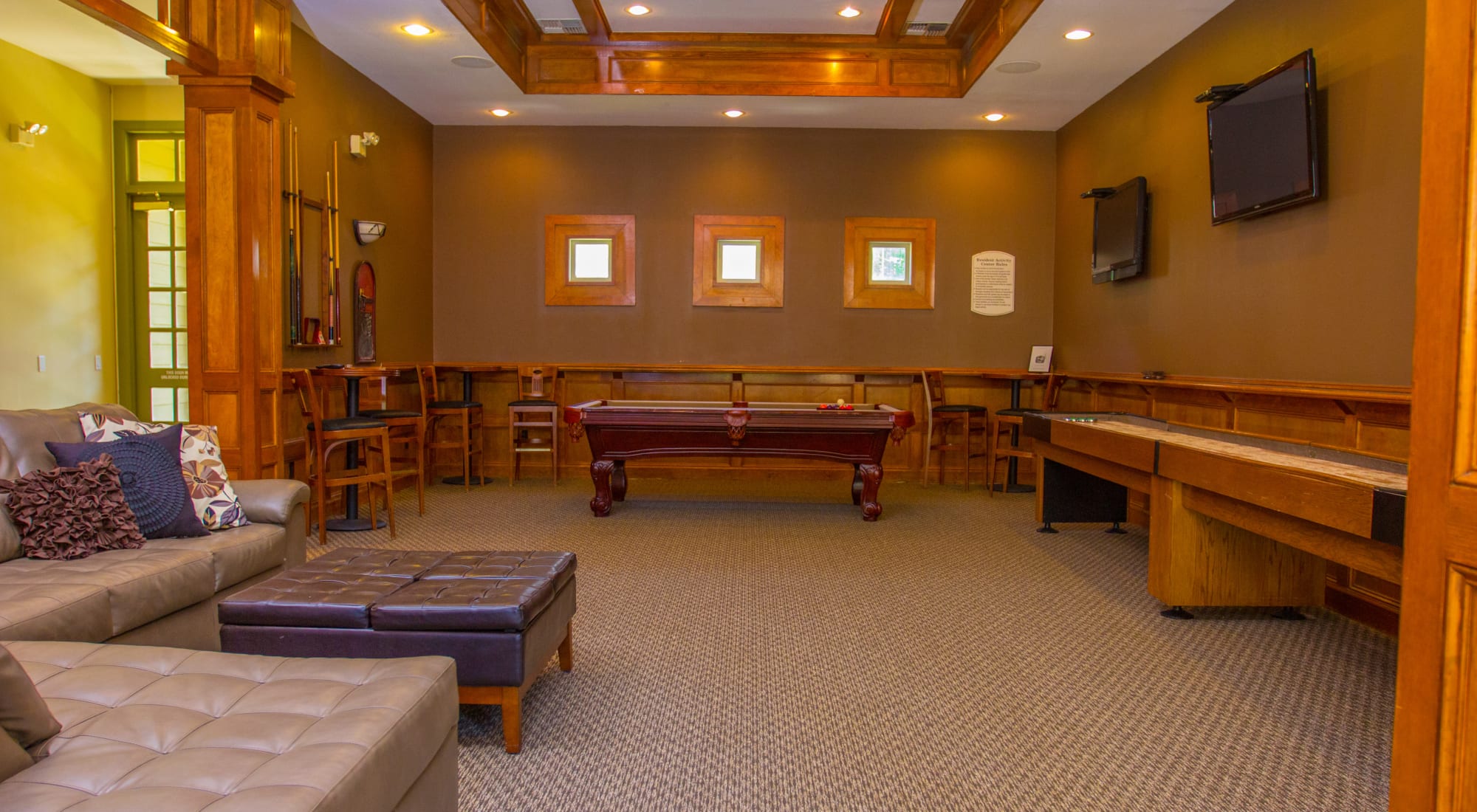 Amenities at The Lodge at River Park in Fort Worth, Texas