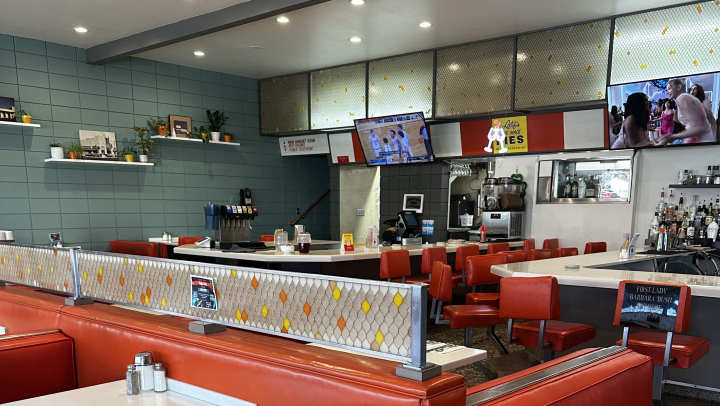 Latif’s By Pedretti Diner Seats