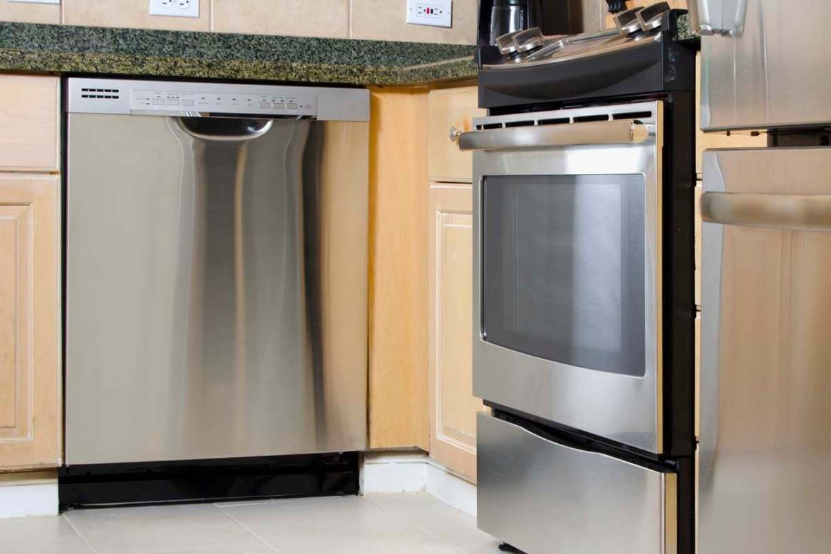 Dishwasher at Academy Hill in Warrenton,Virginia