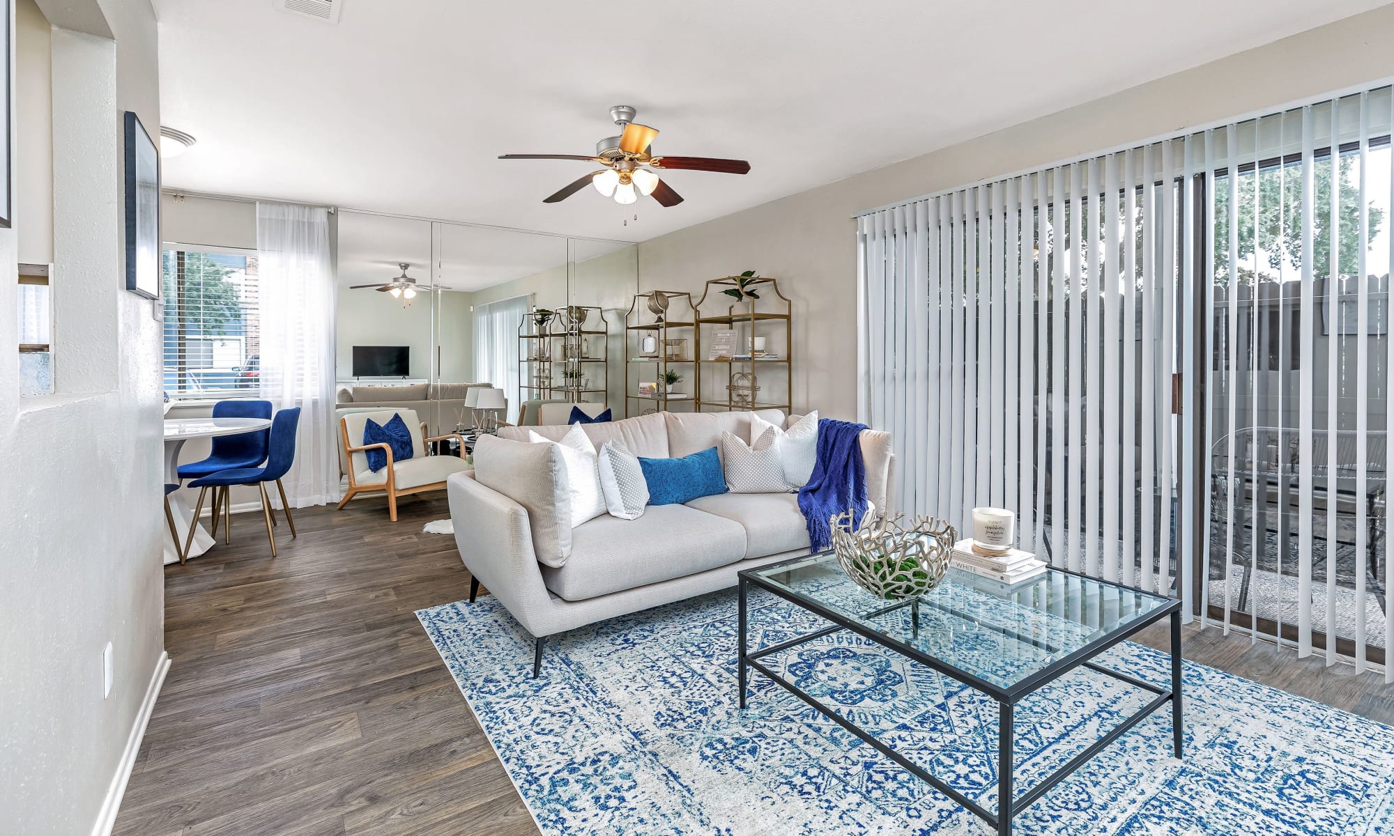 Barringer Square apartment homes in Webster, Texas