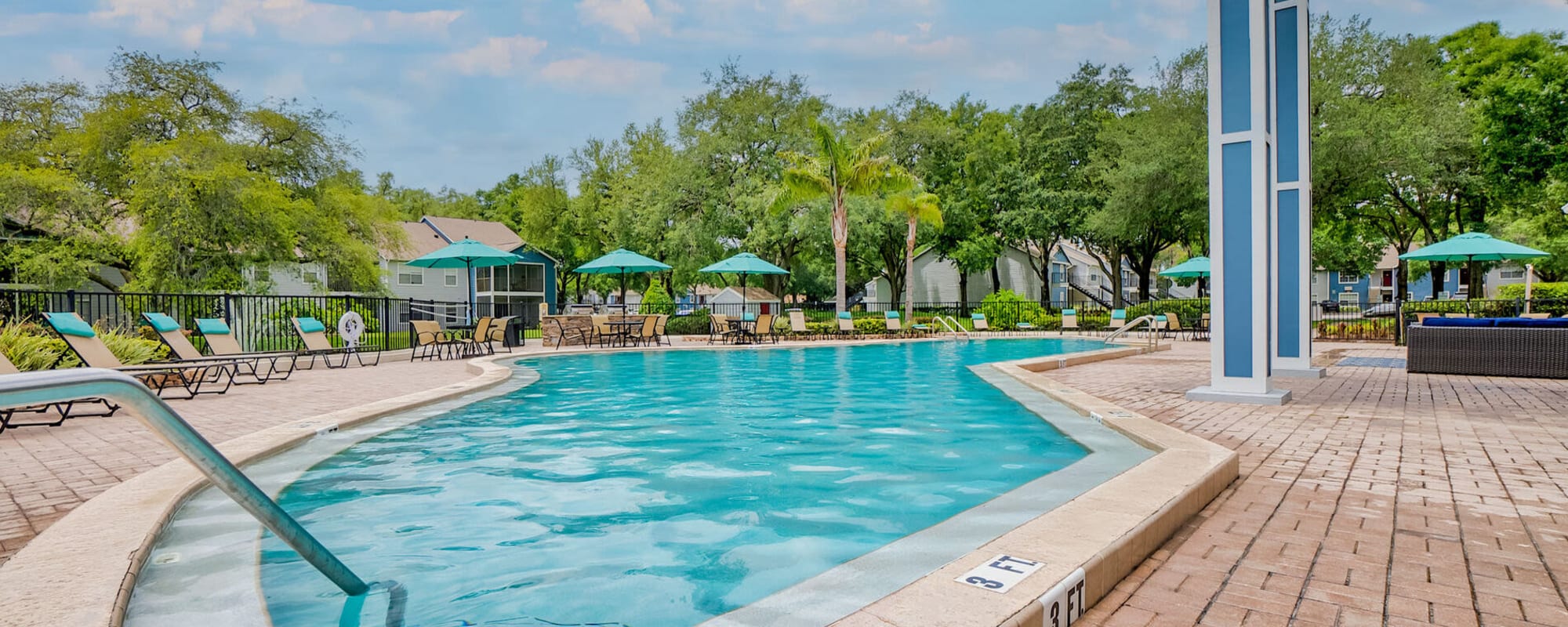 Apartments at The Crest at Altamonte in Altamonte Springs, Florida