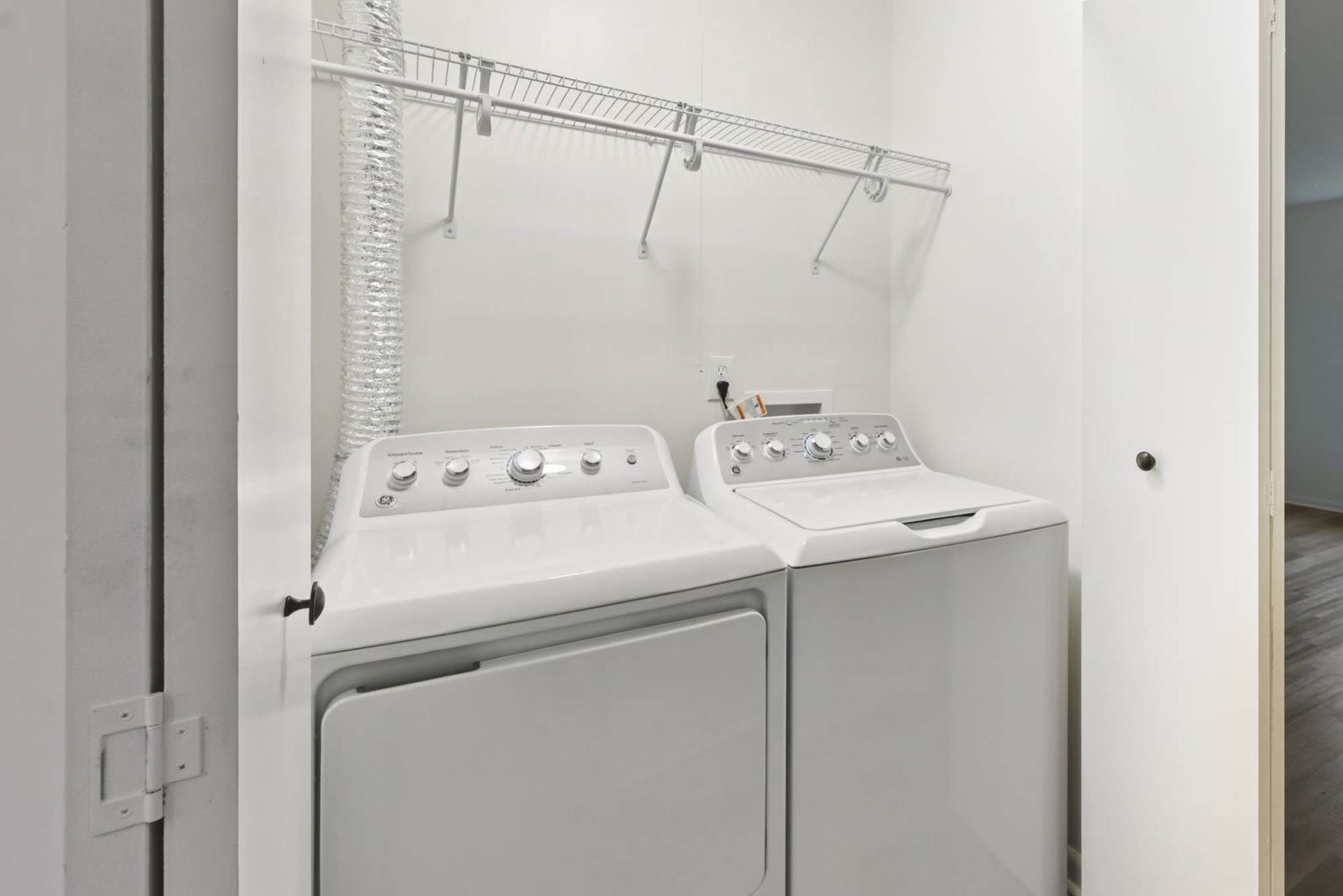 Washer and dryer at Pointe at Northern Woods in Columbus, Ohio