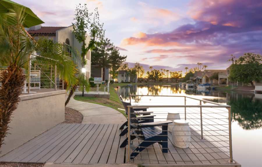 Outdoor seats at Alcove at the Islands in Gilbert, Arizona