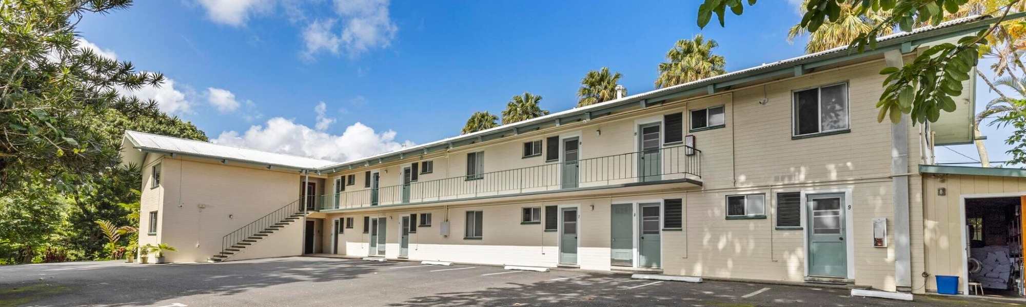 Rental requirements at Dolphin Bay Apartments in Hilo, Hawaii