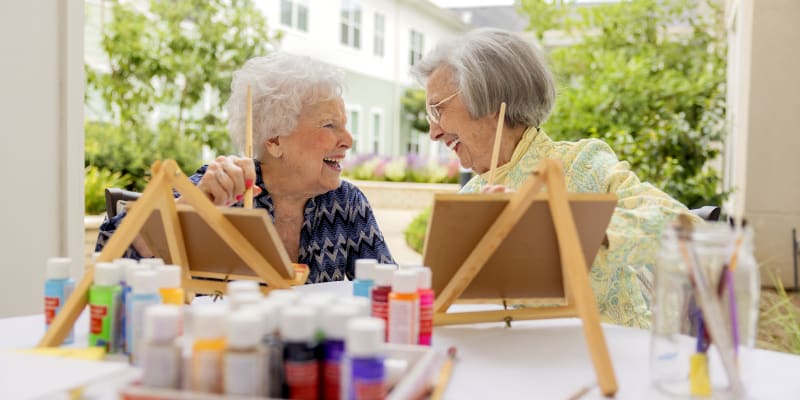 Residents painting at Glenncrest at Decatur in Decatur, Georgia