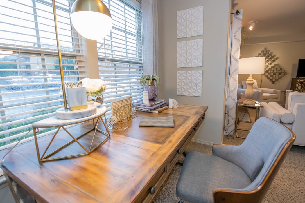 Office nook at Cascata Apartments in Tulsa, Oklahoma