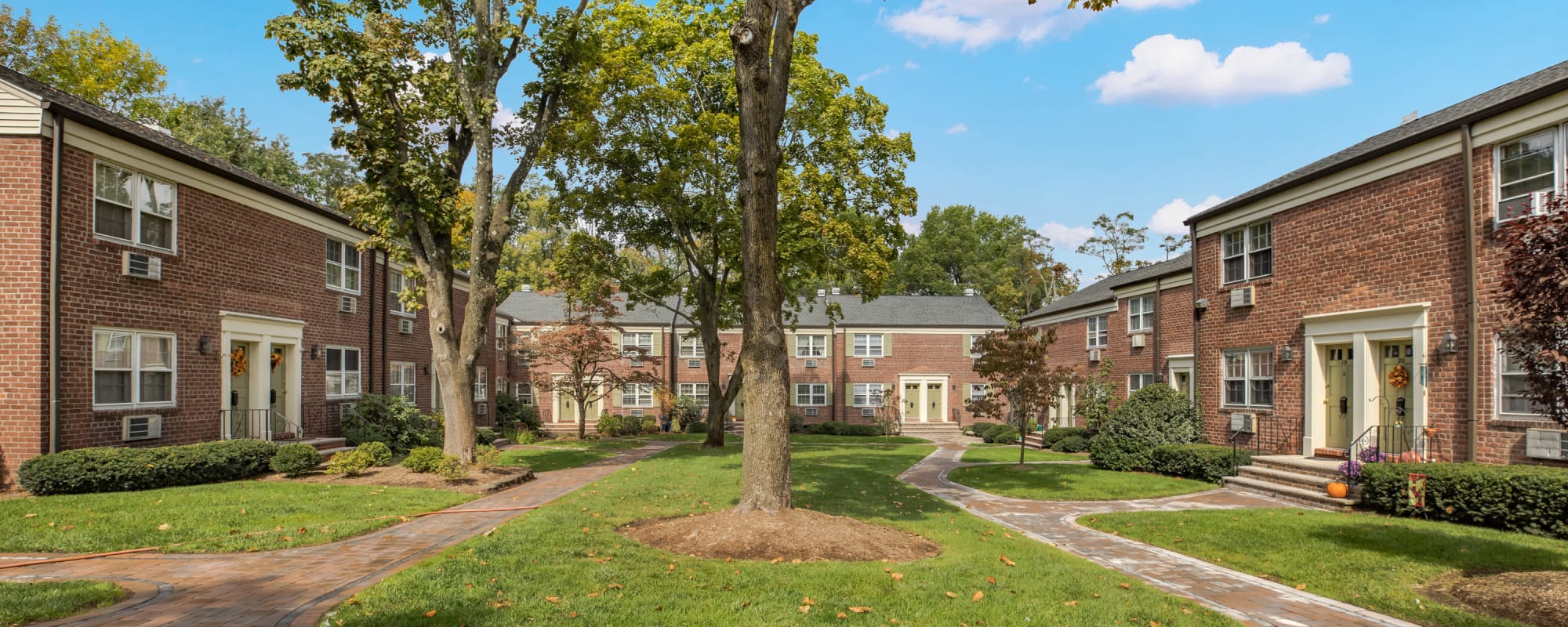 Apply at General Wayne Townhomes and Ridgedale Gardens in Madison, New Jersey